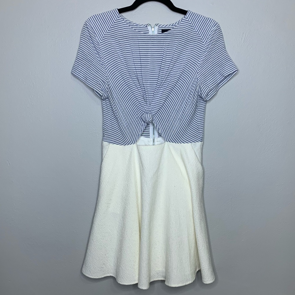 Line & Dot Blue Striped White Dress Size Med